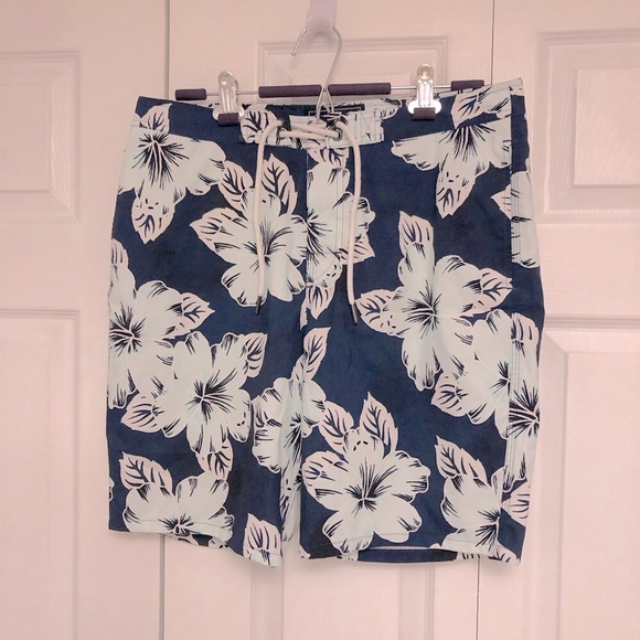 Like New Abercrombie & Fitch Board Shorts - Picture 1 of 4